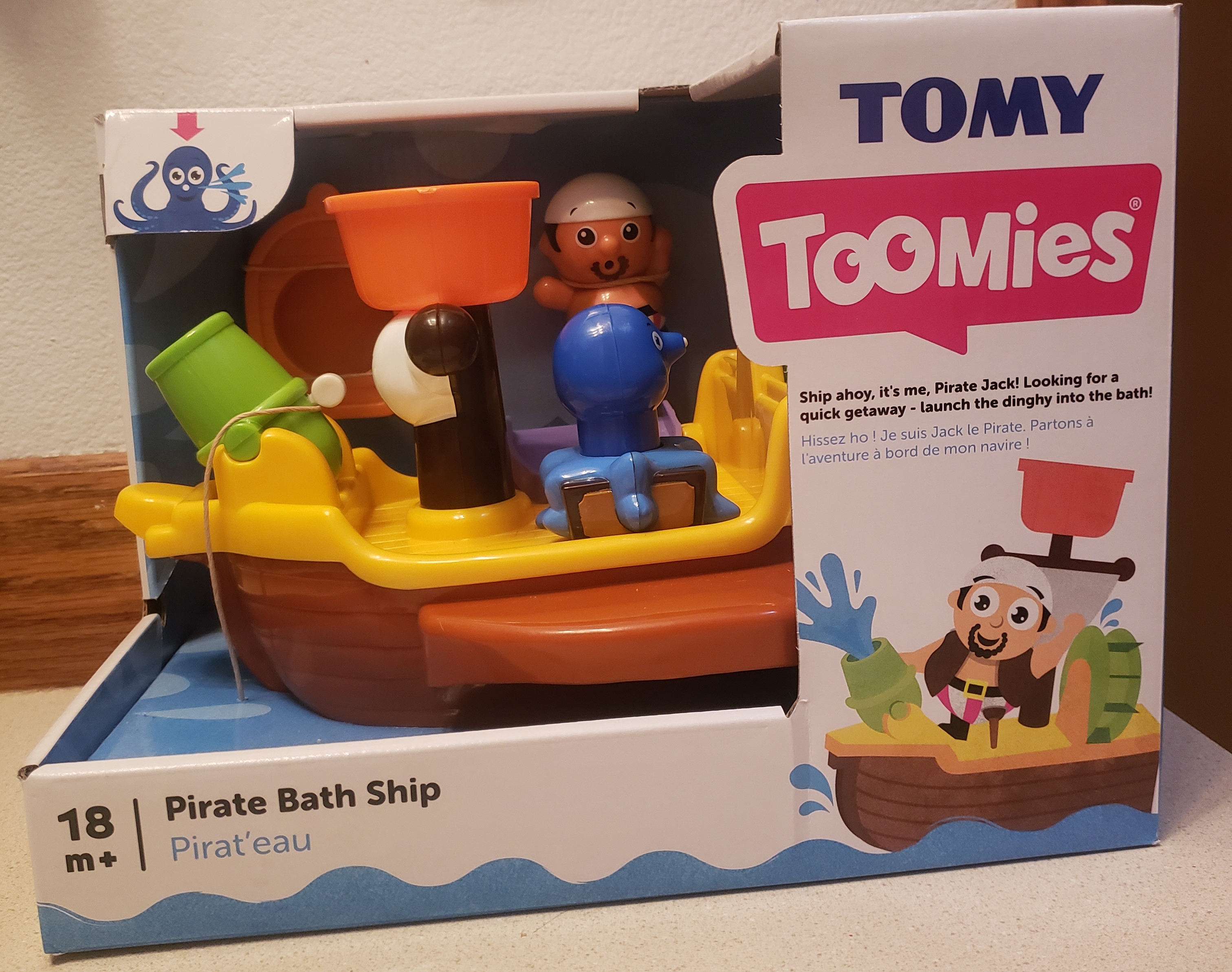 Water play for age 18 mths+ Pirate Bath Ship TOMY TOOMIES Bath time fun 